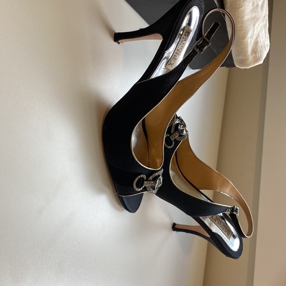 Cute satin pump with rhinestone detail. - Picture 2 of 9